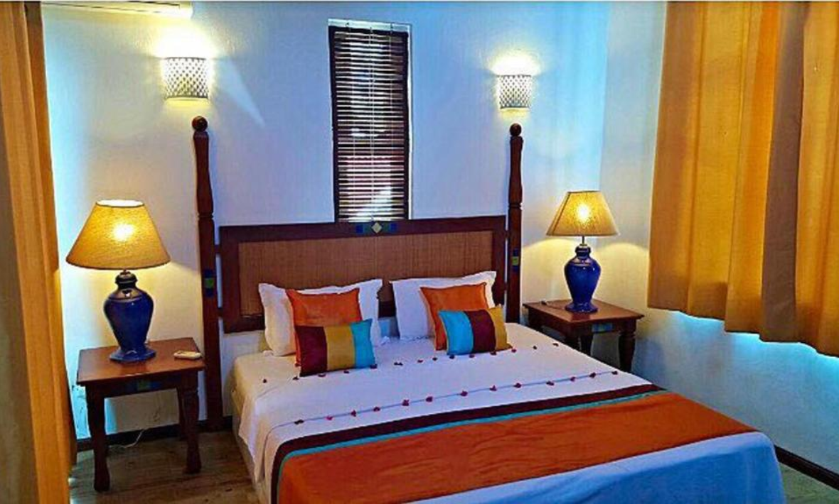Double Room with Partial Sea View